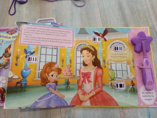Lote libros la princesa Sofía+juguetes