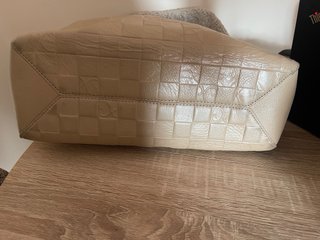 Bolso de piel beige