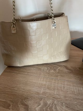 Bolso de piel beige