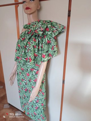 Abito estivo con stampa floreale