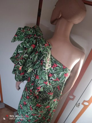 Abito estivo con stampa floreale