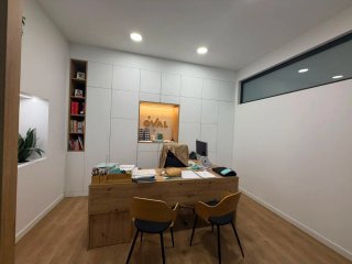 Mobiliario de oficina madera y metal