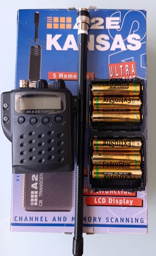 RADIO WALKIE TALKIE CB. KANSAS A2E. 200 CANALES.