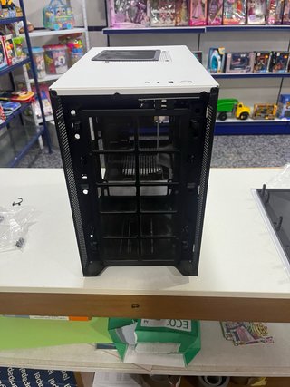 Torre NZXT H210i Blanca