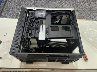 Torre NZXT H210i Blanca