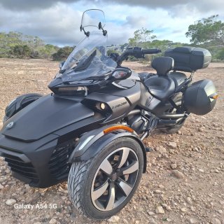 Can-Am Trike Negro