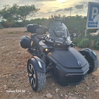 Can-Am Trike Negro