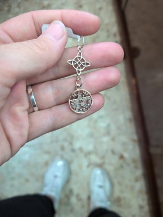 Colgante Nudo de Bruja y Tetragrámaton Plata