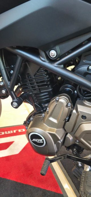 QJ Motor SRT700N Adventure Moto