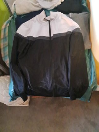 Lote Ropa Hombre: Jerséis y sudaderas.