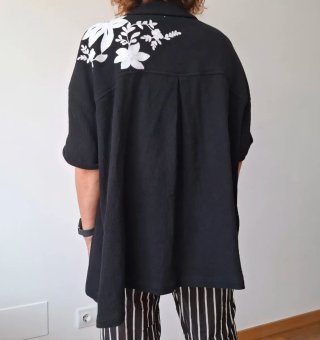 Blusa Free People Negra con Flores Blancas
