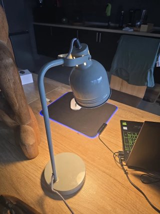 Lámpara de escritorio gris metal