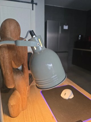 Lámpara de escritorio gris metal