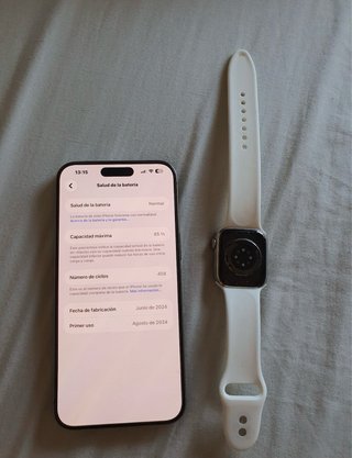 iPhone 15 Pro Max y Apple Watch 8