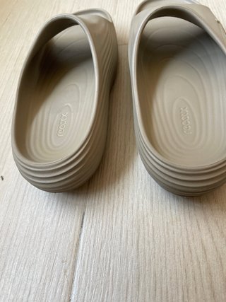 Sandalias Nike Beige