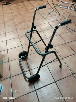Andador para mayores con ruedas