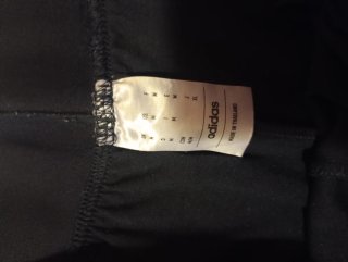 Pantalón corto Adidas negro y rojo