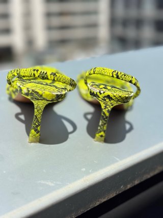 Sandalias Zara estampado serpiente