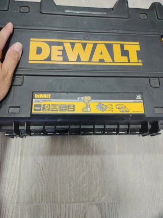 Taladro Dewalt DCD795 XR con baterías y maletín