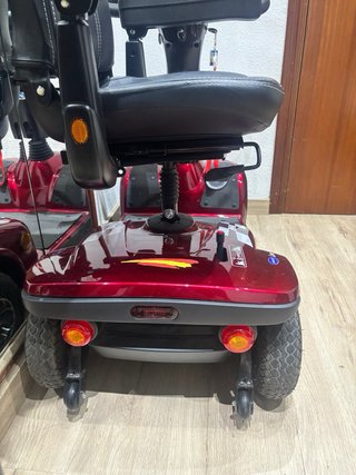 Scooter movilidad reducida Invacare roja