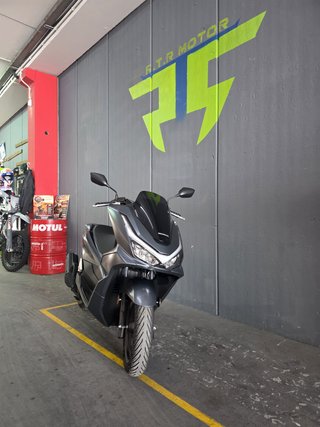 Honda PCX 125 Gris