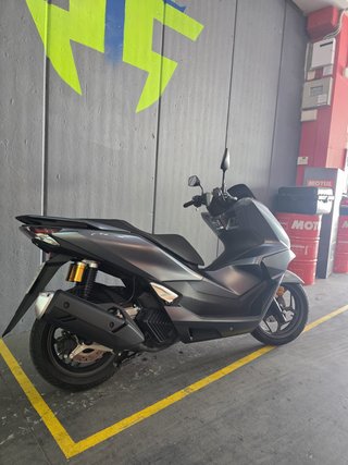 Honda PCX 125 Gris