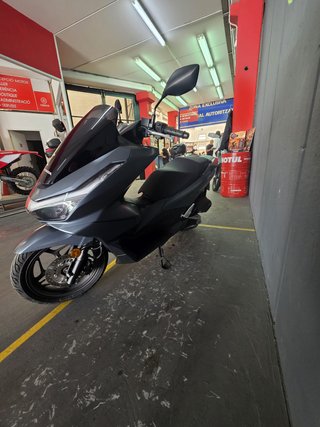 Honda PCX 125 Gris