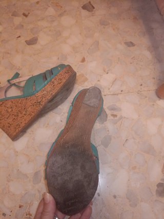 Sandalias cuña verde agua con brillos