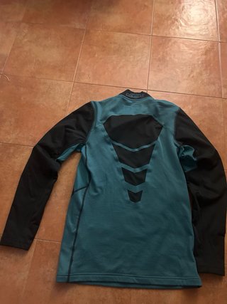 Camiseta Nike Pro Negra y Turquesa