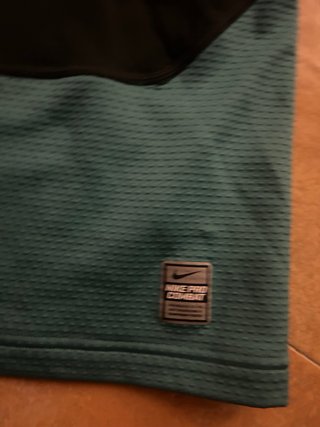 Camiseta Nike Pro Negra y Turquesa