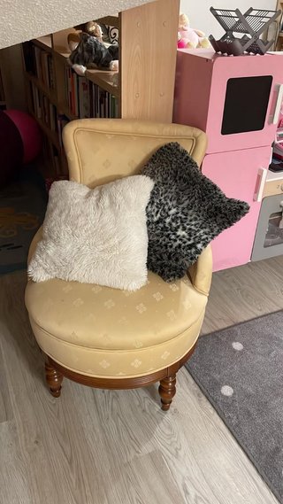 Sillón vintage tela y madera