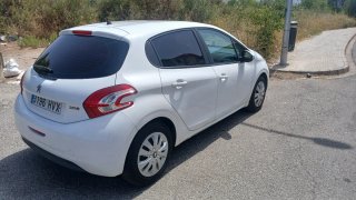 Peugeot 208 2014