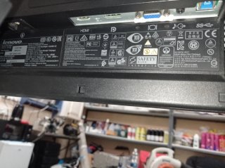 Monitor Lenovo Negra
