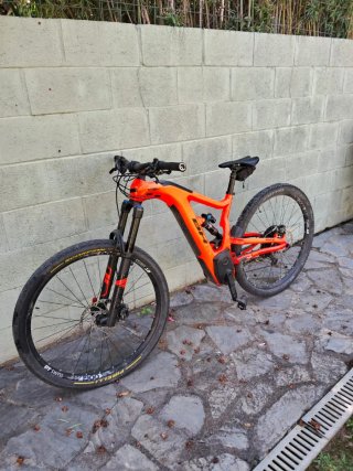 BH Atom Linx Carbono Eléctrica