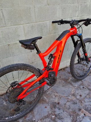 BH Atom Linx Carbono Eléctrica