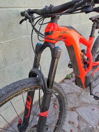 BH Atom Linx Carbono Eléctrica