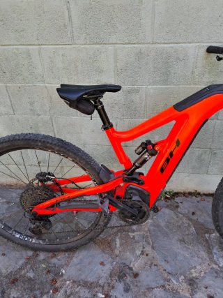 BH Atom Linx Carbono Eléctrica