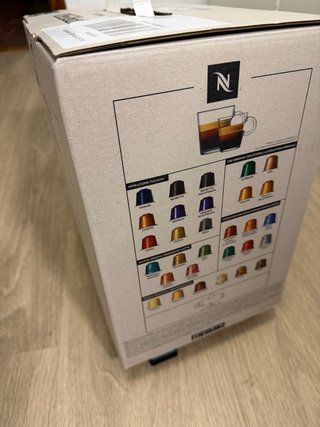 Cafetera Nespresso Inissia D40 + 7 cápsulas