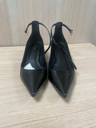 Zapatos de tacón negros charol