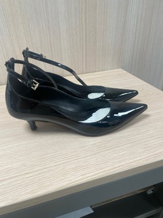 Zapatos de tacón negros charol