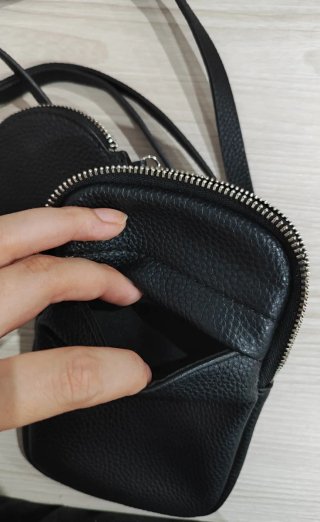 Bolso negro para móvil con monedero negro