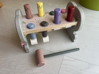 Juguete de madera para bebés