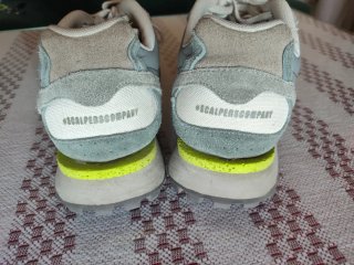 Zapatillas Scalpers grises y beige