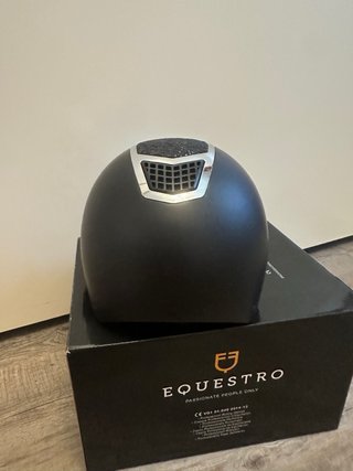 Casco Equestro taglia S (55) con visiera polo