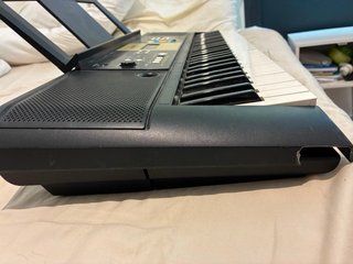 Teclado Yamaha YPT-220