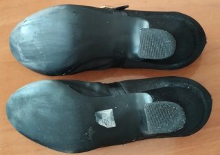Zapatos de raso tacón bajo. Ideal para fallera