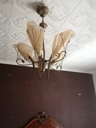 Lámpara de techo moderna beige y marrón