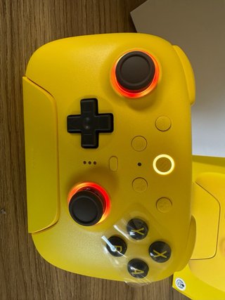 Mando 8BitDo Ultimate 2 Bluetooth Amarillo