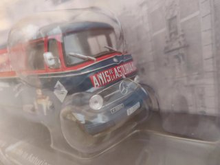 Furgoneta Mercedes Benz L319 1/43 Anis Asturiana