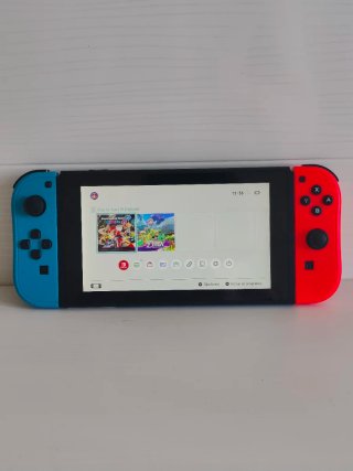 Nintendo Switch V1 con accesorios